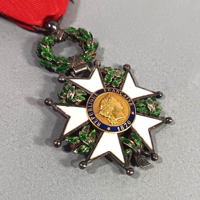 FRANCE MEDAILLE CROIX DE CHEVALIER DE L'ORDRE DE LA LEGION D'HONNEUR 3 ème REPUBLIQUE MODELE LUXE BOMBE